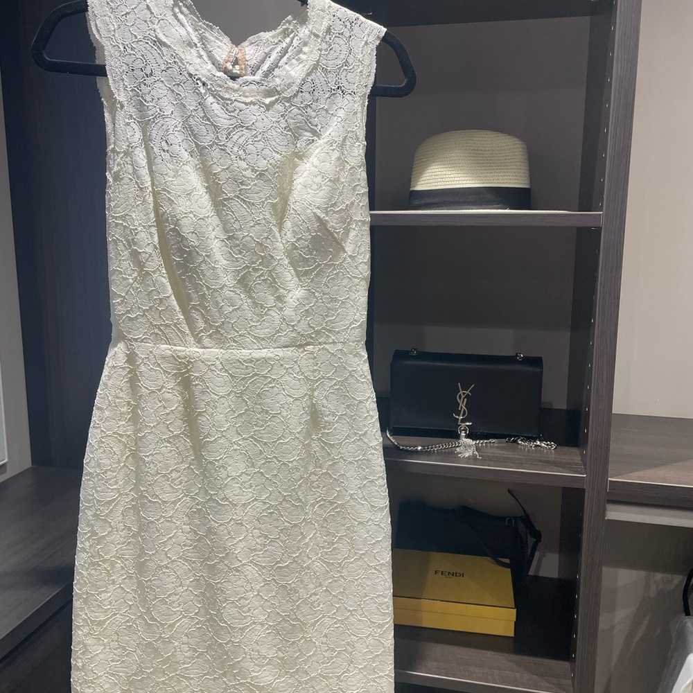 Elegant Lace Sleeveless Dress - Off White